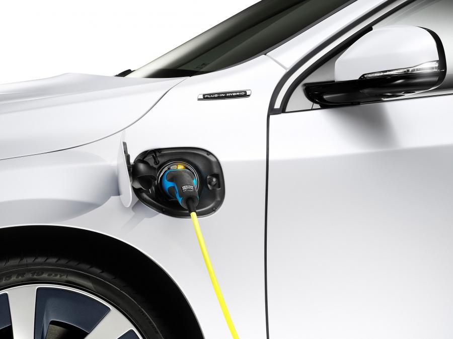  Volvo S60L PPHEV Concept 2014 года  (фото 11 из 16)